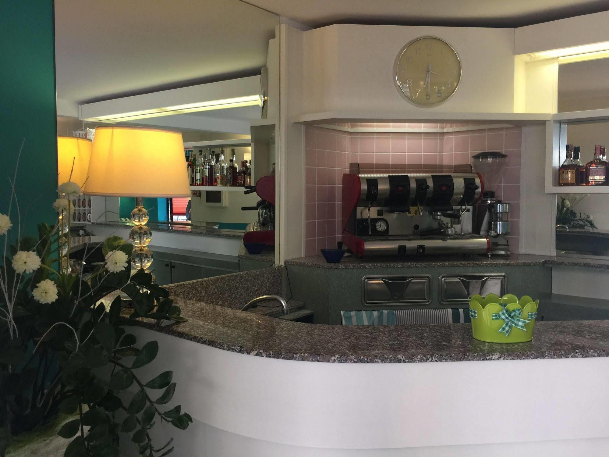 Viserba Di Rimini Hotel Gialpina מראה חיצוני תמונה