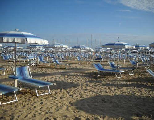 Viserba Di Rimini Hotel Gialpina מראה חיצוני תמונה
